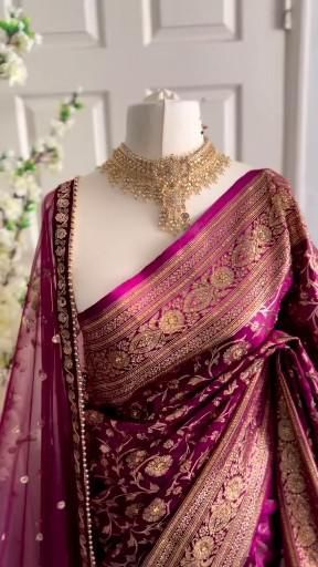 Banarsi Saree Look For Reception, Indian Wedding Reception Saree For Bride, Designer Sarees For Reception Bride, Benarasi Saree Bengali, Benaras Georgette Sarees, Banarsi Saree Wedding, Reception Saree Look, Engagement Saree Look, Indian Wedding Reception Outfits