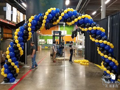 Balloon Arches | Balloons by Tommy Large Balloon Arch, Prom Balloons, Balloon Archway, Column Ideas, Prom Backdrops, Garland Balloon, Balloon Display, Balloon Arches, Diy Balloon Decorations