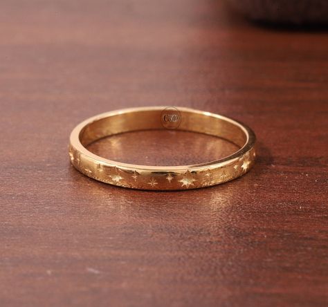 Matching Wedding Rings Silver, Simple Wedding Bands For Women Gold, Simple Wedding Bands For Women, Minimal Wedding Ring, Minimalist Rings Simple, Minimalist Wedding Ring, Star Wedding Band, Gold Ring Simple, Minimalist Wedding Rings