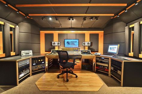 Studio Room Design, Music Studio Decor, Recording Studio Setup, Home Music Rooms, Home Studio Ideas, Sound Equipment, Recording Studio Design, Recording Studio Home, Home Studio Setup