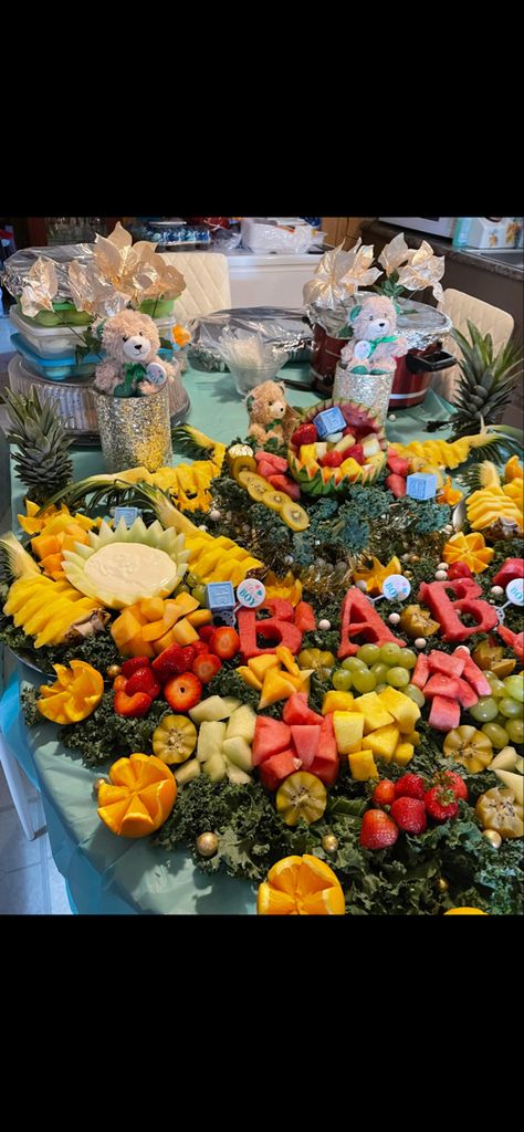 Teddy Bear Fruit Platter, Baby Shower Fruit Tray, Forest Baby Shower Ideas, Fruit Tables, Charcuterie Trays, Fruit Board, Baby Shower Fruit, Fruit Trays, Fruit Platter Designs