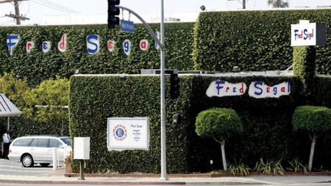 curb appeal inspiration - Fred Segal - Santa Monica, CA Curb Appeal Inspiration, Melrose Avenue, Fred Segal, I Love La, Hollywood Reporter, La Girl, Going Home, Santa Monica, Hollywood