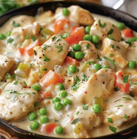 Classic Chicken a la King Recipe - My Home Made Recipe Chicken Alla King, Chicken A La King Recipes, Ala King, Creamy Chicken Dish, Chicken A La King, Pre Cooked Chicken, Baked Asparagus, Rice Pasta, Chicken Main Dishes