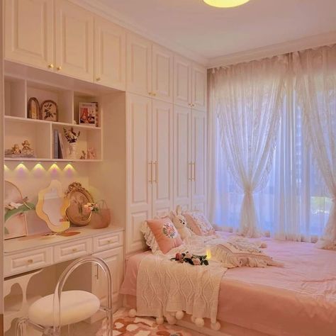 Small Bedroom Inspiration, Small Bedroom Interior, Small Room Design Bedroom, Cute Bedroom Ideas, Dekorasi Kamar Tidur, Loft Room, Study Room Decor, Luxury Bedroom Master, Bilik Tidur