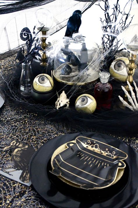 Gothic Witch Aesthetic, Witchy Hairstyles, Witch Themed Party, Witch Party Decorations, Halloween Mad Scientist, Witchy Summer, Couples Shower Ideas, Witches Party, Halloween Mad