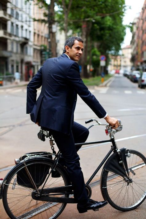 maninpink:  A bicycle was more fun than a motorcar. Riding A Bike, Paris Girl, Urban Bike, Cycle Chic, I Want To Ride My Bicycle, Dapper Gentleman, Classy Men, Bike Style, Cycling Fashion