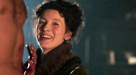 'Outlander' blooper reel premieres at Comic Con 2015 | EW.com Outlander Funny, Outlander Characters, Starz Tv Series, Outlander Season 1, Diana Gabaldon Outlander, Jamie Fraser Outlander, Outlander Tv Series, Starz Series, Sam Heughan Outlander