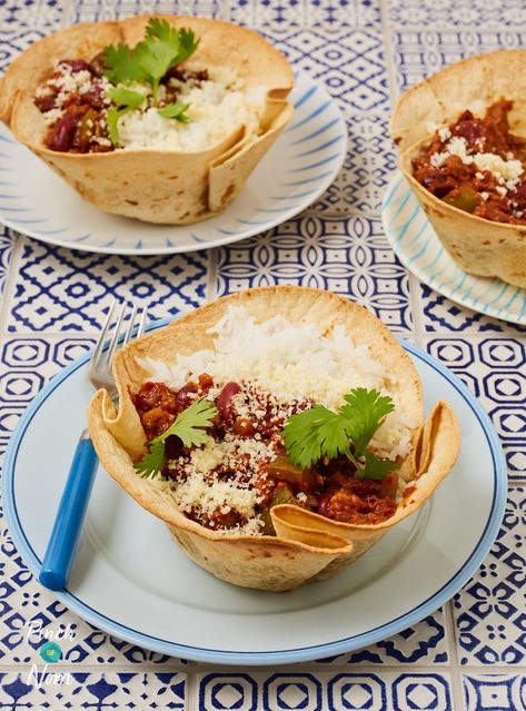 Chilli Bowls - Pinch Of Nom Slow Cooker Chilli, Low Calorie Tortilla, Pinch Of Nom, Savory Rice, Low Calorie Cooking, Chilli Recipes, Mince Recipes, Pub Food, Healthy Eating Recipes