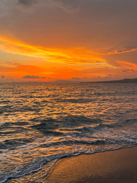 Orange Sea Aesthetic, Orange Aesthetic Landscape, Ocean Orange Aesthetic, Sunset Widget Aesthetic, Orange Hour Aesthetic, Orange Aesthetic Minimalist, Pale Orange Aesthetic, Beach Aesthetic Orange, Sunset Colors Aesthetic