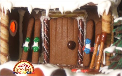 Gingerbread Ski Chalet, Candy For Gingerbread Houses, Royal Icing Cookies Recipe, Gingerbread House Candy, Gingerbread Creations, Gingerbread House Template, Gingerbread House Recipe, Gingerbread Ideas, Gingerbread Dough