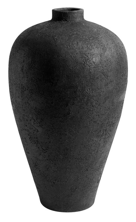 Completely unique, hand-painted vase with a raw and elegant expression.The Luna jar from Muubs has undergone an alternative firing of the glaze with a gas… Luxury Vase, Moody Decor, Terracotta Floor, Jaipur Living, Black Floor, Floor Vase, Find Beauty, Minimalist Decor, Organic Shapes