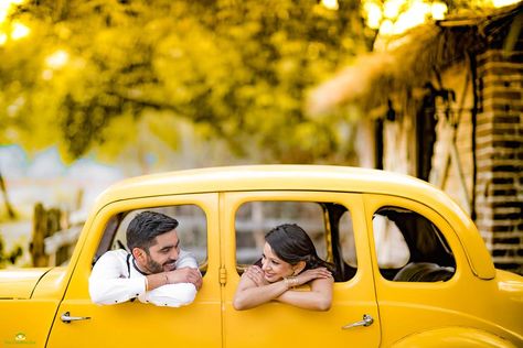 Pre Wedding Photoshoot Props, Photography Indian, Pre Wedding Photoshoot Outfit, Wedding Photoshoot Props, Indian Couple, Pre Wedding Shoot Ideas, Pre Wedding Photoshoot Outdoor, Indian Wedding Couple Photography, Wedding Photoshoot Poses