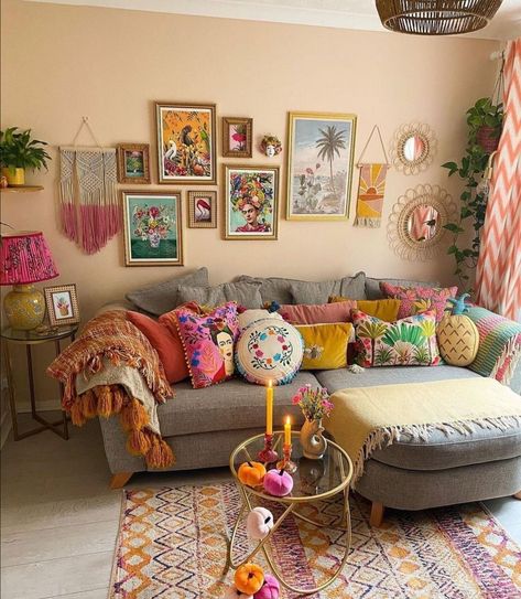 Colorful Indian Decor, Glam Eclectic Decor, Pastel Rainbow Living Room, Living Room Vintage Aesthetic, Colorful Western Living Room, Bright Colored Living Room, Colorful Cozy Living Room, Fall Landscape Ideas, Fun Living Room Ideas