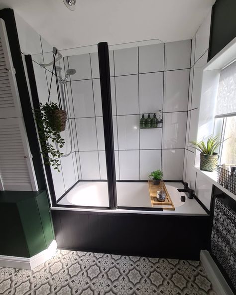 Small Bathroom With Tub, Small Bathroom Ideas With Tub, Bathroom Ideas With Tub, Tub Remodel, Modern Tub, Bathroom With Tub, Bathroom Tub Shower, Bathroom Small, Bathroom Redesign