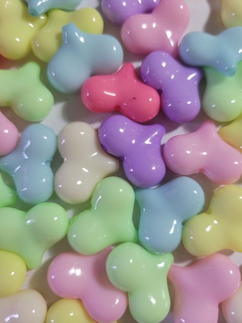 Pastel Acrylic Heart Beads, Mixed Color Hearts. Size: 17mm x 22mm x 9mm, with the hole being 1.5mm. You will get 10 hearts in mixed colors. These beads are center drilled for easy beading. A perfect addition to charm bracelets and necklaces.   Happy Beading and Happy Creating : ) Pastel Y2k, Easy Beading, Creepy Stuffed Animals, Kandi Beads, Diy Kandi, Pastel Beads, Kawaii Diy, Velvet Heart, Rainbow Aesthetic