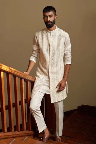 White Kurta Men, Mens Wedding Wear Indian, White Indian Outfit, Sherwani For Boys, Kurta Designs Men's, Indian Wedding Clothes For Men, Wedding Kurta For Men, Embroidered Sherwani, Diwali Outfits