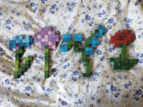 Minecraft Rose Wooden Blocks, Diy Minecraft Flower Wood, Wooden Block Minecraft Flower, Wooden Block Pixel Art, Wooden Minecraft Flower, Minecraft Flower Wood Blocks, Minecraft Gift Ideas For Boyfriend, Minecraft Flowers Wooden Blocks, Wooden Block Minecraft