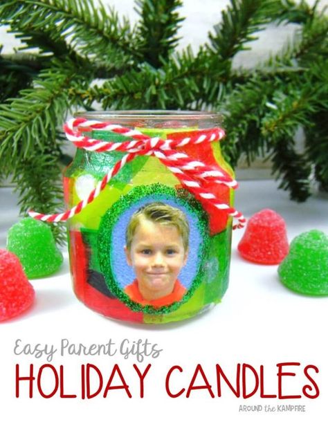 Easy parent Christmas gift ideas- holiday candles with students' picture Christmas Gift Ideas For Students, Easy Parent Gifts, Christmas Presents For Parents, Parent Holiday Gifts, Preschool Christmas Gifts, Gift Ideas For Students, Christmas Gift Ideas For Kids, School Christmas Gifts, Students Christmas