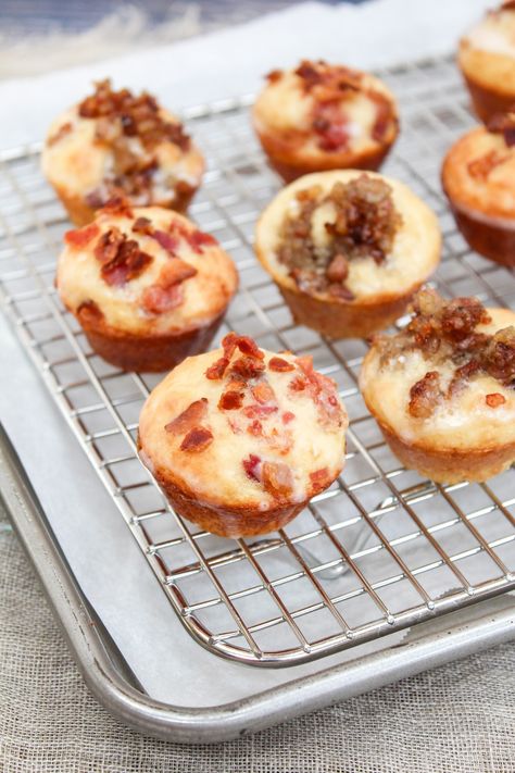 Mini Breakfast Food, Maple Bacon Pancakes, Mini Pancake Muffins, Simple Pancake, Pancake Cups, Banana Bread Baked Oatmeal, Muffin Cups Recipes, Bacon And Sausage, Cheese Curd