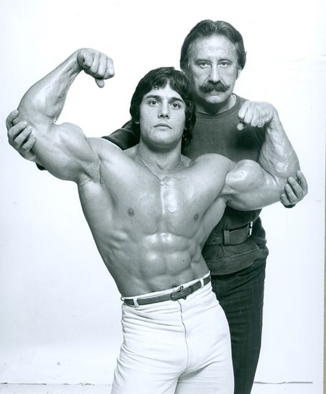 Bob birdsong & joe weider Arnold Schwarzenegger Bodybuilding, Joe Weider, Schwarzenegger Bodybuilding, Bodybuilders Men, Mr Olympia, Arnold Schwarzenegger, Bodybuilding Motivation, Golden Age, Olympia