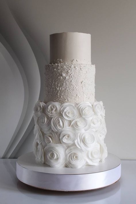 3 Tier Wedding Cake Elegant, Wedding Cake Elegant, Fruit Wedding Cake, 3 Tier Wedding Cake, Cake Elegant, 3 Tier Wedding Cakes, Candy Bar Wedding, Wafer Paper Flowers, Cupcake Cake Designs