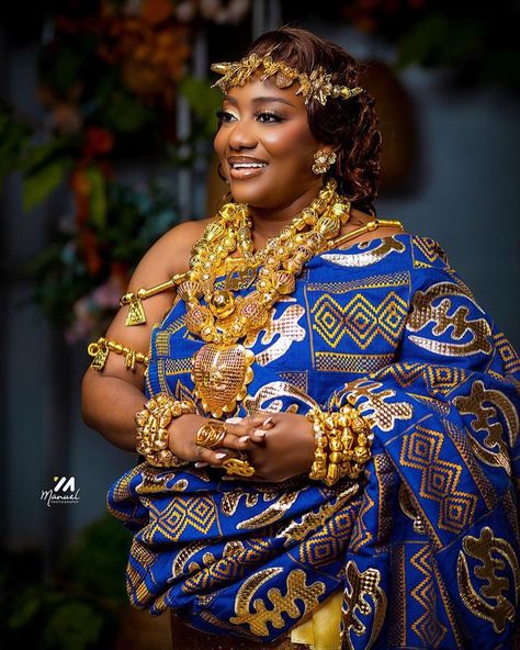 R O Y A L T Y 👑❤️ Madam @ruthrufetadjei_official trusted us to deliver a unique blend of Royal Blue and Gold which are Royal colors for her Wedding and you should have seen the smile on her face when she saw the outcome. We love to see our cherished clients excited because we exceeded expectations!! Thank you so much ma’am . We love the outcome ✨❤️ 📸 @manuelphotography_official Stylist @bb_dazzle_me ———————————————————————————- Chat with Mary on +233 55 861 4249 Chat with Patricia on... Blue And Gold Wedding Dress, Goba Kente, Blue Kente, Ghana Culture, Harare Zimbabwe, African Fabric Dress, Pregnant Lady, African Traditional Wedding, Gold Wedding Dress