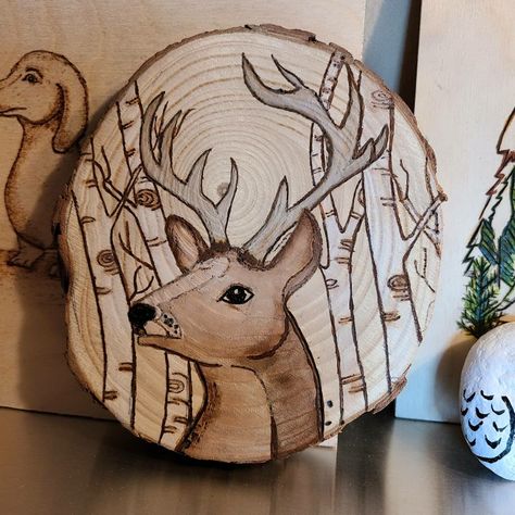 Woodburning Crafts, Deer In Woods, Beginner Wood Burning, Woodburning Ideas, Wood Burning Techniques, Pyrography Patterns, Burnt Wood, Wood Burning Crafts, Wood Burning Art