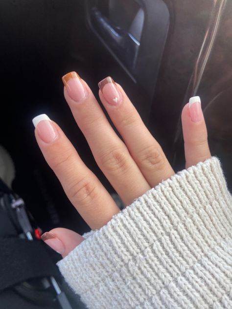 Cute Acrylic Nails For Fall French Tips, Autumn Nails Inspo Short, Square Nails Fall Ideas, Short Acrylic Nails Fall 2023, October Nails Square Short, Autumn Short Gel Nails, Short Nail Ideas Acrylic Square Fall, Cute Short Nails Acrylic Ideas Fall, Cute Nails Acrylic Short Fall