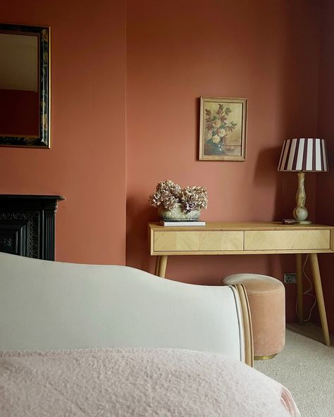 1 Cosy Bedroom Corner 🕯️ ✨- in 4 ways! Which is your favourite? Although this bedroom was only decorated just over a year ago this shows how much I like to shift furniture around! But really this post is to hail the impact of this beautiful warm terracotta paint colour on this previously greyish north facing room! Captured in different seasons and lights - this room still glows! Have you got a paint colour that never fails to evoke warmth and cosiness? I also think this is me slowly easing ... Bedroom North Facing, Colour Drenched Bedroom, Colour Drenching Bedroom, North Facing Room, Mod Haircut, Terra Cotta Paint Color, Colour Drenching, Terracotta Bedroom, Terracotta Walls