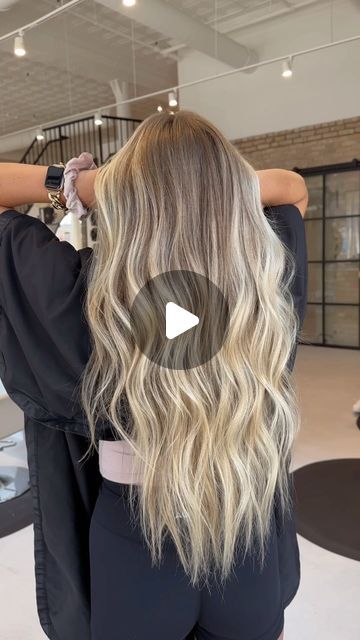 COLORIST | MINNEAPOLIS on Instagram: "Can not, will not, ever get over bright lived in blondes 🤤😮‍💨😍  Anyone else dreaming of summer? It’ll be here soon.. i keep telling myself. Meanwhile it’s -20 in MN. ❄️  @schwarzkopfusa  @wellahair  MINI BLONDE APPT. with custom hand painted lowlights.  #HBES   #btconeshot2024_blondes  #btconeshot2024_colorvideo  #oneshothairawards #behindthechair @oneshothairawards @behindthechair_com Blonde | Balayage | Warm Blonde #blonde #balayage #blondebalayage #handpainted #blondegirl #minneapolishairstylist #minneapolis  #minnesotahairstylist" Blonde Smudge Root, Bright Blonde Hair With Dimension, Balayage Warm Blonde, Blonde Balayage Warm, Blonde Blonde Balayage, Lived In Bright Blonde, Bright Blonde Balayage, Lived In Blonde, Bright Blonde Hair