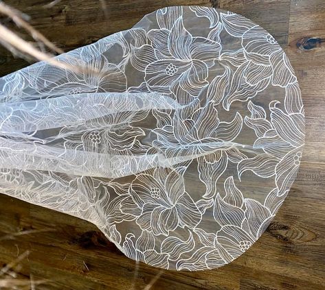 White Embroidered Veil, Large Lace Wedding Dress, Statement Veil Brides, Floral Veil Wedding, Floral Veils, Bride Cape, Floral Wedding Veil, Unique Wedding Veils, Boho Wedding Veil