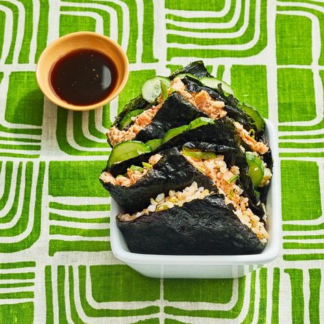 Spicy Salmon Nori Wraps Nori Wraps, Sushi Nori, Nori Wrap, Nori Sheets, Foods High In Magnesium, Creamy Mashed Cauliflower, Magnesium Rich Foods, Canned Salmon, High Protein Low Carb Recipes