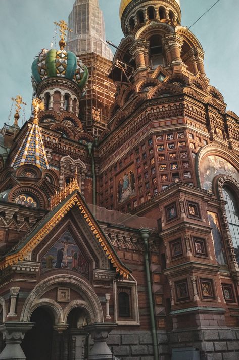 Russian Castle Aesthetic, St Isaacs Cathedral St Petersburg Russia, Ancient Russian Architecture, Old Russian Architecture, Russian Architecture Aesthetic, Russian Aethestic, Imperial Russia Aesthetic, St Petersburg Russia Aesthetic, Russian Castles