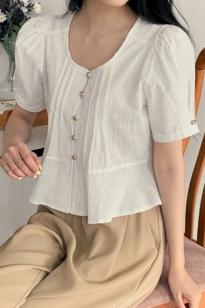 Classic Tops For Women, Puff Sleeve Top Outfit Korean, Korean Blouse Outfit, Korean Tops Outfits, Korean Tops Blouse, Korean Aestethic, Sawako Outfit, Blouse Aesthetic, Outfit Semi Formal