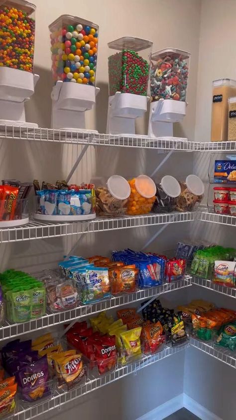 Apartments Aesthetic Kitchen, Snack Ideas For Pantry, Snack Pantry Organization Ideas, Mini Snack Bar Ideas, Snack Closet Ideas, Work Snack Drawer Ideas, Kitchen Snacks Organization, Snack Area Ideas, Kitchen Snack Station