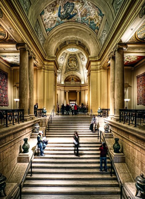 The grand staircase inside Boston's Museum of Fine Arts at 465 Huntington Avenue. Original opened in Copley Square on July 4, 1876, America's centennial, the museum moved to its present location in the Fenway area in 1909. Today it's one of the most comprehensive art museums in the world, with a collection encompassing nearly 450,000 works. The MFA averages over a million visitors annually. Photo by Jeff Bergman (flickr.com/jeffbpictures) Boston Architecture, Boston Aesthetic, Boston Museum Of Fine Arts, Boston History, Boston Museums, Massachusetts Travel, House Deco, New England Fall, Boston Strong