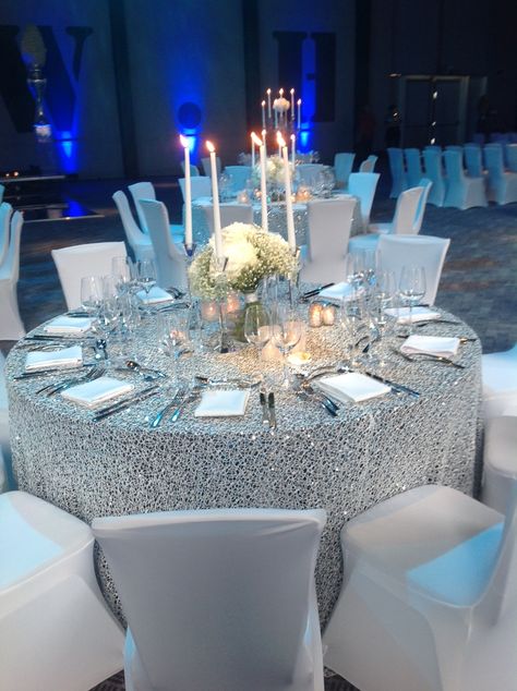 Elegant Prom Decorations, Silver Anniversary Ideas Decorations, Prom Colors Schemes, Sneakerhead Wedding, Blue And Silver Wedding Decorations, Diamond Wedding Theme, Silver Wedding Decor, Beautiful Wedding Decor, Gala Decorations