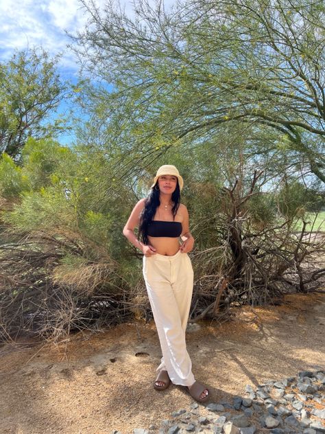 #palmsprings #desert #photoinspo #outfit #linenpants #yeezyslides #skims #tubetop #buckethat #summerinspo #aesthetic#poses #vacationoutfit Joshua Tree Outfit Ideas Spring, Palm Springs Outfit Summer, Desert Aesthetic Outfit, Jt Outfits, Joshua Tree Outfit Ideas, Desert Outfit Ideas, Vacay Aesthetic, Springs Outfit, Palm Springs Outfit