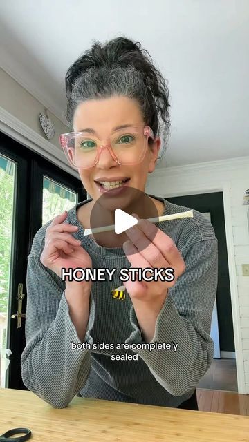 Honey Sticks Diy, Diy Honey Sticks, Honey Straws, Honey Stirrer, Honey Candy, Honey Spoons, Honey Diy, Honey Sticks, Candy Sticks