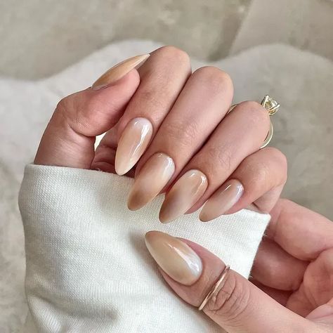 Coffee-Colored Ombre Wedding Nails White And Brown Nails Design, Minimalist Almond Nails, White Almond Nails, Bridesmaids Nails, Brown Nails Design, Fall Gel Nails, Cute Nails For Fall, Classy Acrylic Nails, Almond Nails Designs