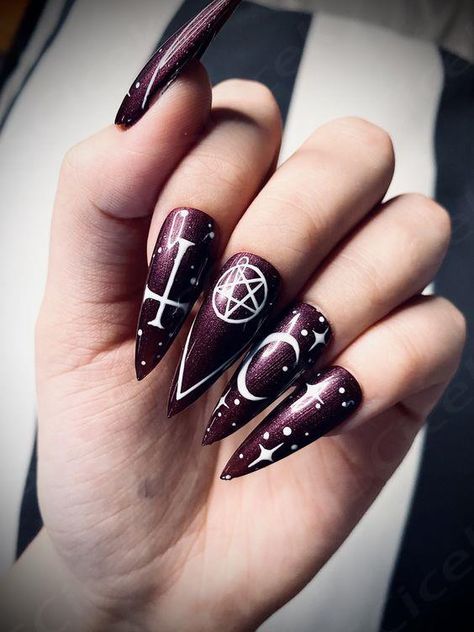 $45,23 Matte Black Witchy Nails, Black Witchy Nail Designs, Witchy Nails Coffin, Satanic Nail Art, Gothic Nails Coffin, Witch Aesthetic Nails, Pentagram Nails, Witch Nails Designs, Witchcraft Nails