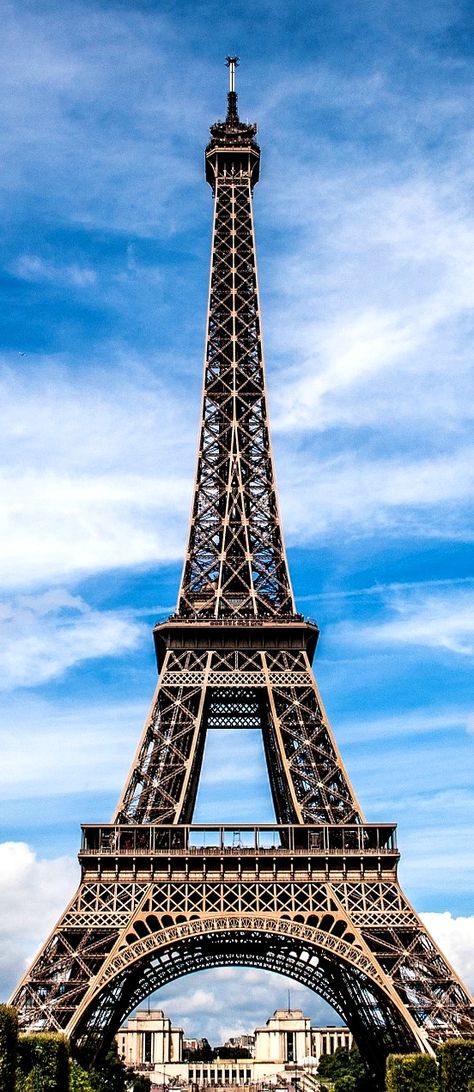 Famous Landmarks in Europe! Famous Landmarks Aesthetic, Europe Monuments, Famous Places Around The World, Famous Landmarks Around The World, Landmarks Of The World, Europe Building, Jennette Margarita, World Famous Places, Europe Landmarks