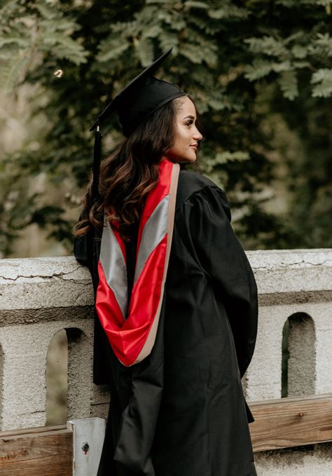 Best Graduation Pictures, Hood Graduation Pictures, Graduation Pictures With Hood, Masters Cap And Gown, Masters Grad Photoshoot, Graduate Graduation Pictures, Masters Graduation Photoshoot Ideas, Counseling Graduation Pictures, Maternity Graduation Photos