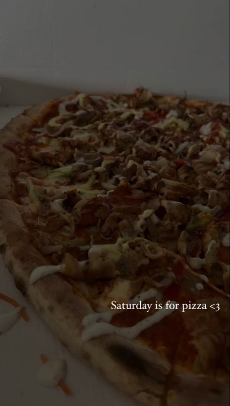 Pizza kebab Pizza Aesthetic Quotes, Pizza Aesthetic Snap, Instagram Pizza Story Ideas, Pizza Ig Story Ideas, Pizza Photography Ideas Instagram, How To Post Food On Instagram Story, Pizza Captions Instagram Story, Aesthetic Pizza Insta Story, Pizza Photo Snapchat