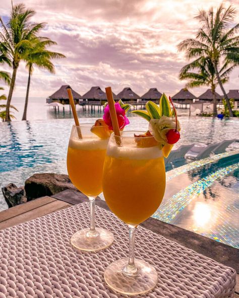 Beautiful Beaches Paradise, Dream Vacations Destinations, Fancy Drinks, Tropical Drink, Dream Travel Destinations, Dream Holiday, Best Resorts, Beach Bars, Honeymoon Destinations