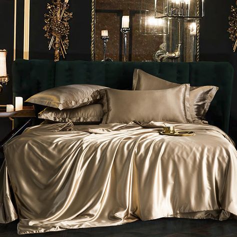 Unleash the epitome of sophistication with our Elegance in Simplicity Bedding Set, featuring pure Mulberry Silk. This four-piece ensemble is designed for the modern minimalist, combining understated elegance with the unmatched luxury of Mulberry Silk. Product Information: Pattern: Plain Style: Bed sheet Style: Modern minimalist Size: Sheets - 1.2m, 1.5m, 1.8m, 2.0m Fitting - 1.2m, 1.5m, 1.8m, 2.0m Material: Mulberry silk Key Features: Pure Mulberry Silk: Experience the ultimate in luxury with be