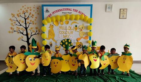 Yellow Day Celebration, Yellow Day Activities Preschool, Preschool Graduation Decorations, Kindergarten Art Crafts, Bird Paper Craft, Color Day, Sunflower Crafts, Flag Crafts, Easter Illustration