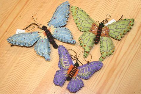 Felt Butterfly, Easy Felt Crafts, Felt Crafts Patterns, Butterfly Ornaments, Butterfly Crafts, Felt Birds, Felt Patterns, Ornament Kit, Felt Christmas Ornaments