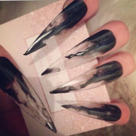 Witch Nails Halloween, Night Out Nails, Ongles Goth, Nails Gothic, Black Stiletto Nails, Witch Nails, Witchy Nails, Gothic Nails, Goth Nails