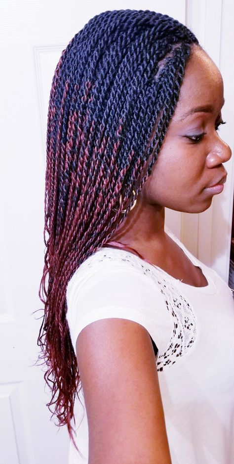 Twist Hairstyles Color, Senegalese Twist Hairstyles Color, Sengelese Twist, Ombre Senegalese Twist, Short Senegalese Twist, Twist Senegalese, Long Crochet Braids, Crochet Senegalese Twist, Senegalese Twist Crochet Braids